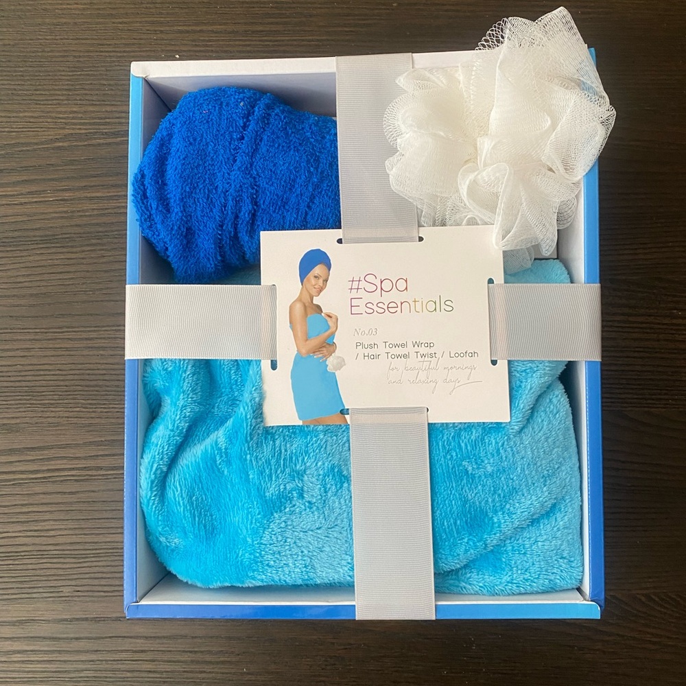 NEW Spa Essentials Blue Hair Towel, Towel Wrap, and Loofah Set
